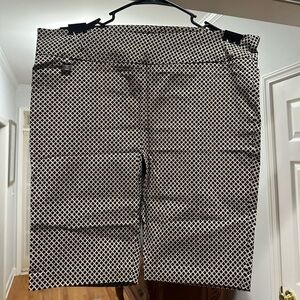 Rafaella Brown, Black and White Geometric Pants. 🤎 Size 18! Best Offer Accepted!